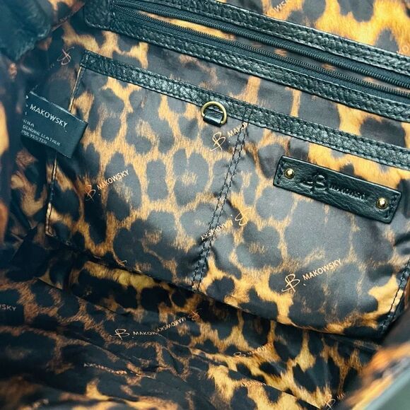 B. Makowsky Women's Black 100% Genuine Leather Hobo Shoulder Bag - Picture 15 of 16